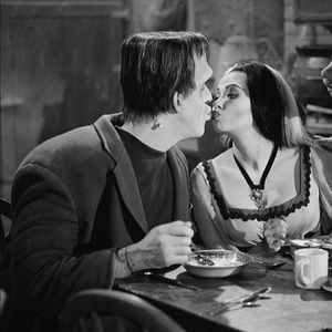 Meet your Posher, Roxana